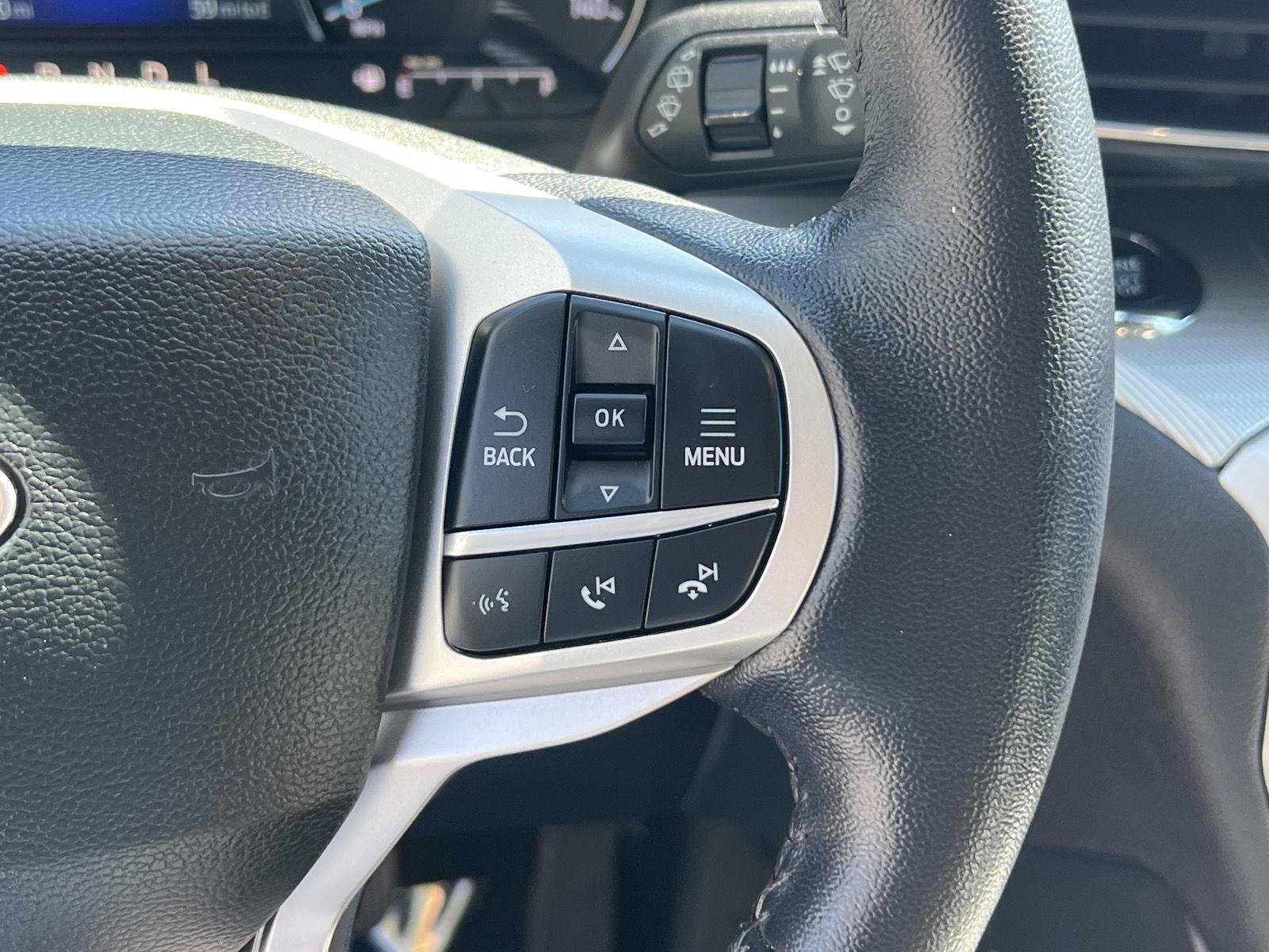 Used 2022 Ford Explorer XLT w/ Equipment Group 202A AWD/4WD image 33