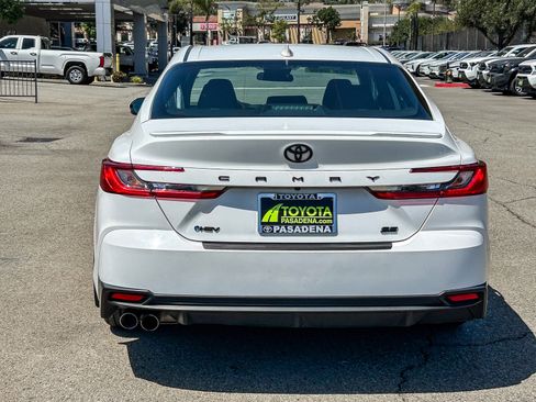 Used 2025 Toyota Camry SE FWD image 7