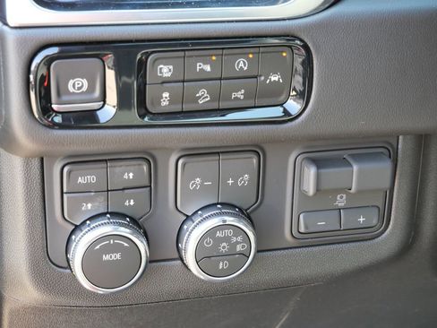 New 2026 GMC Yukon XL Elevation w/ Elevation Premium Package AWD/4WD image 46