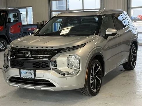 Used 2025 Mitsubishi Outlander SEL image 6