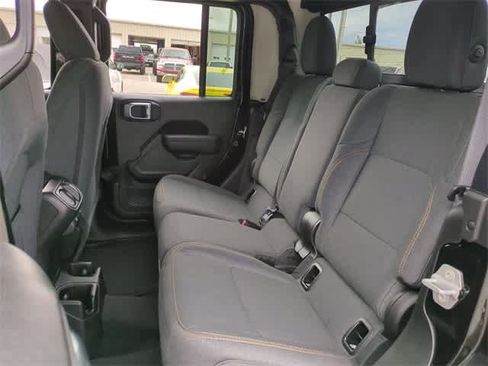 New 2025 Jeep Gladiator Sport image 19