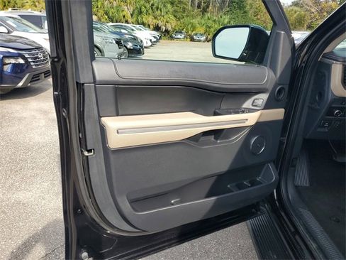 Used 2024 Ford Expedition Max Limited image 10