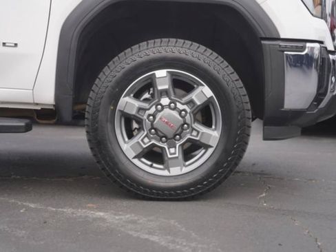 Used 2025 GMC Sierra 2500 SLT w/ SLT Convenience Package AWD/4WD image 4
