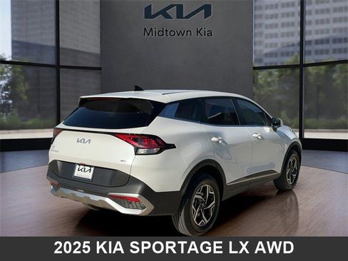Certified 2025 Kia Sportage LX image 3