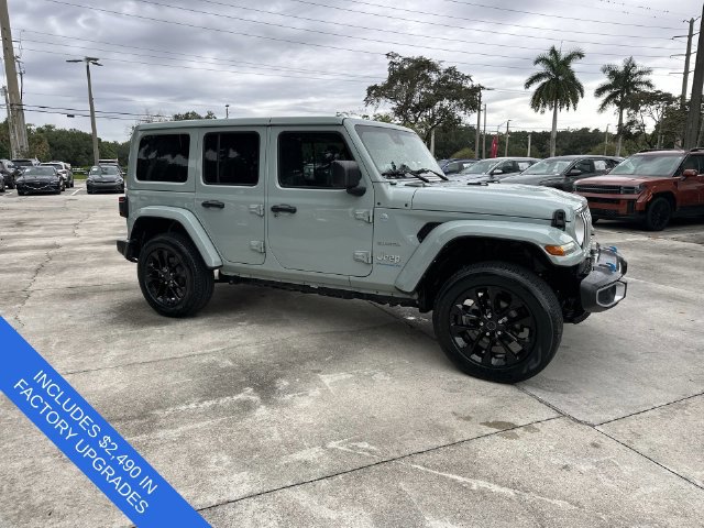 Used 2024 Jeep Wrangler Unlimited Sahara AWD/4WD image 15