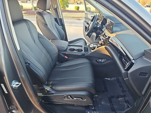 Used 2025 Acura MDX SH-AWD image 10