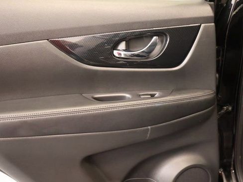 Used 2020 Nissan Rogue SL w/ Premium Package image 28