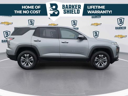 Used 2026 Chevrolet Equinox LT w/ Safety and Technology Package FWD image 9