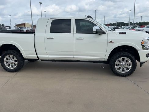 Used 2021 RAM 2500 Laramie AWD/4WD image 2