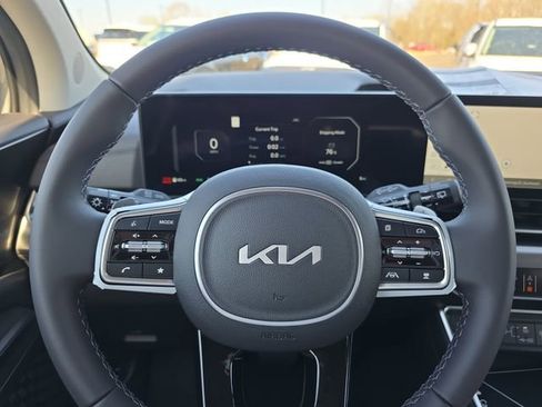 New 2026 Kia Carnival SX image 10