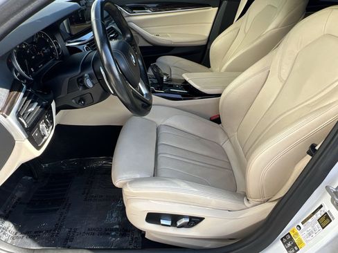 Used 2018 BMW 530i xDrive AWD/4WD image 10