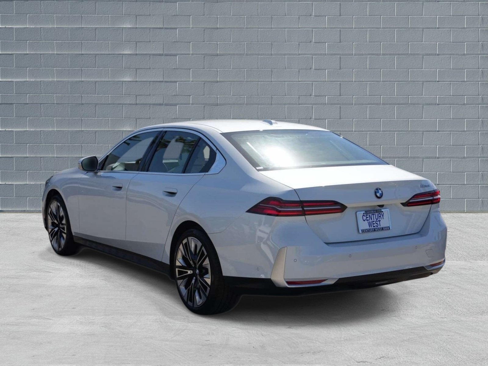 Used 2026 BMW 530i RWD image 3