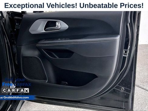 Used 2021 Chrysler Pacifica Touring w/ S Appearance Package FWD image 20