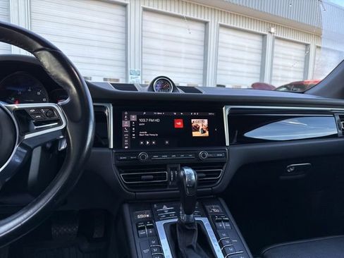 Used 2020 Porsche Macan image 24