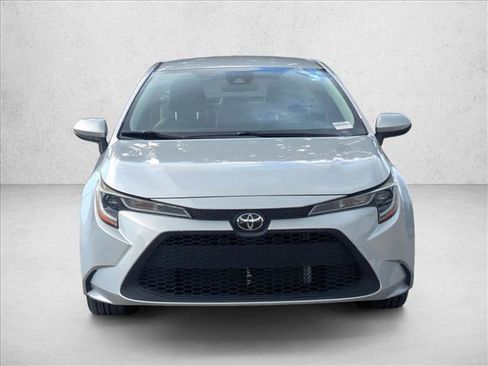 Used 2021 Toyota Corolla LE FWD image 2