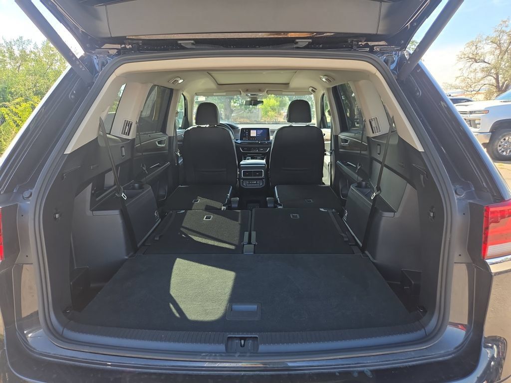 Used 2025 Volkswagen Atlas SEL AWD/4WD image 22