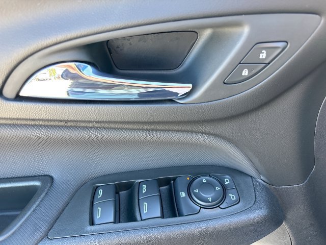 Used 2024 Chevrolet Equinox RS w/ LPO, Floor Liner Package FWD image 13