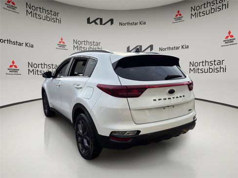 Used 2022 Kia Sportage Nightfall Edition image 2