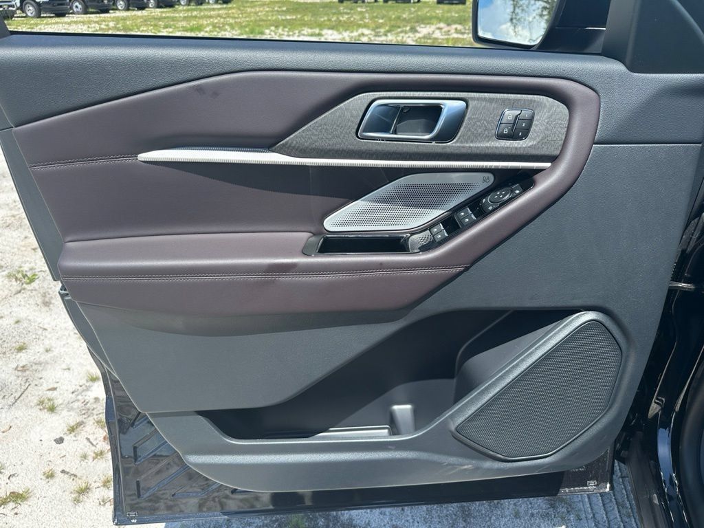 New 2026 Ford Explorer Platinum RWD image 32