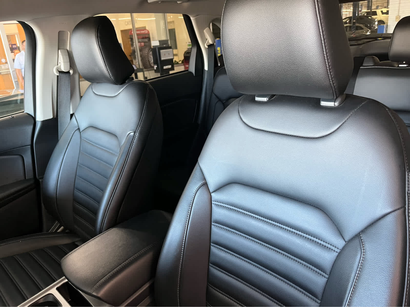 Certified 2024 Ford Edge SEL w/ Convenience Package AWD/4WD image 17