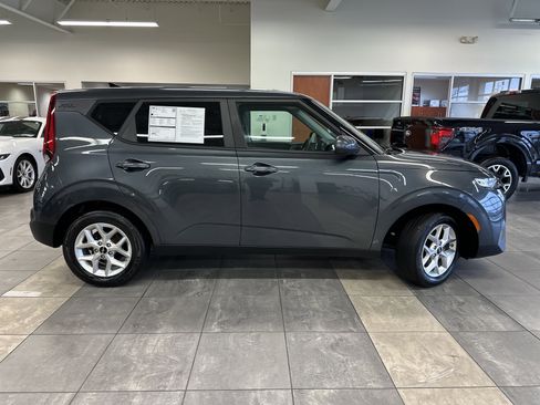 Used 2022 Kia Soul LX w/ Technology Package image 10