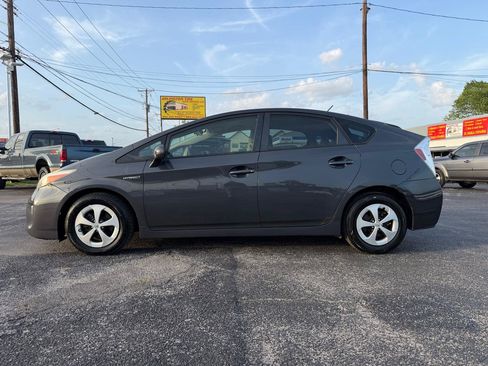 Used 2014 Toyota Prius Two FWD image 8
