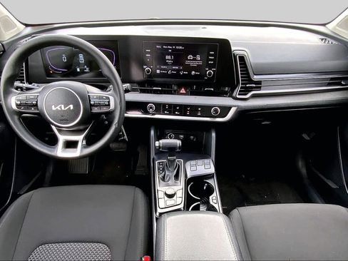 Used 2025 Kia Sportage LX FWD image 14