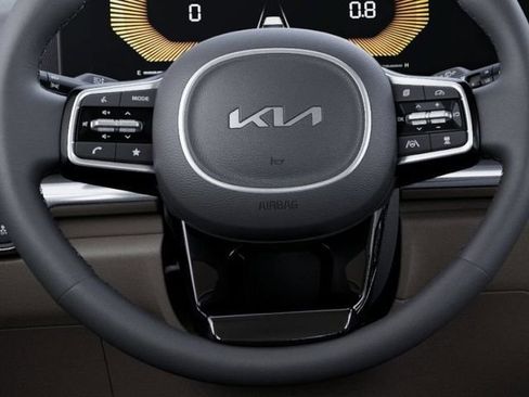 New 2026 Kia Carnival FWD image 22