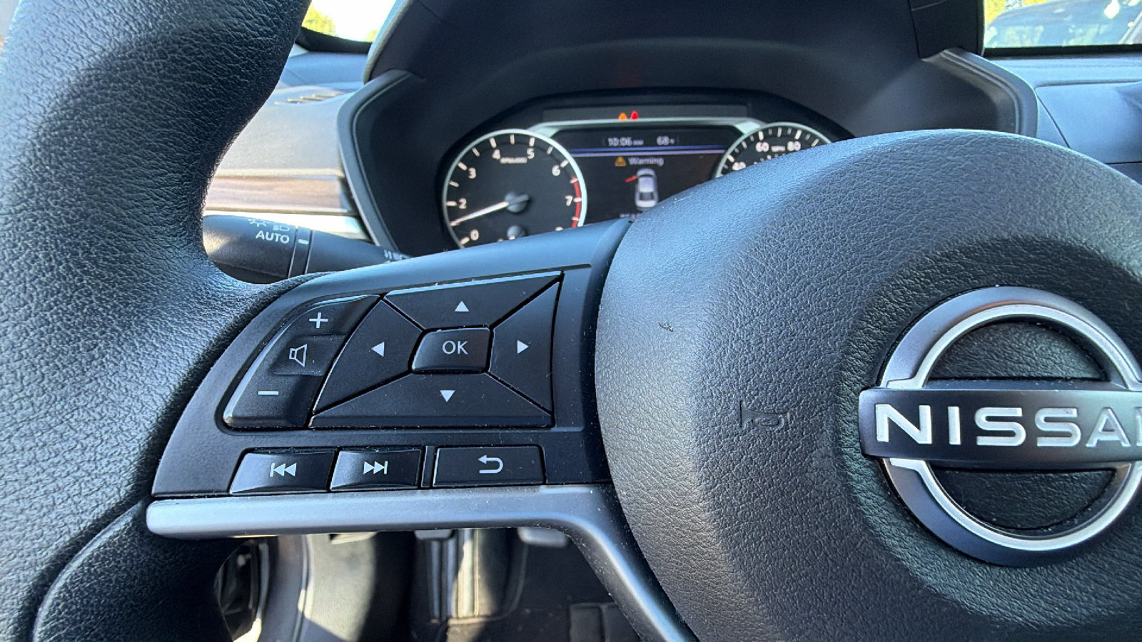 Used 2025 Nissan Altima 2.5 SV FWD image 26