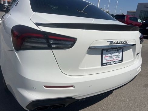 Used 2021 Maserati Ghibli RWD image 13