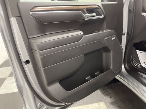 Used 2025 Chevrolet Silverado 1500 LT Trail Boss w/ LT Trail Boss Premium Package image 10