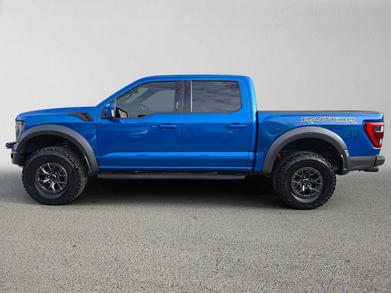 Used 2021 Ford F150 Raptor w/ Raptor 37 Performance Package AWD/4WD image 6