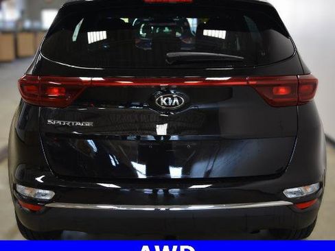 Used 2021 Kia Sportage LX image 4