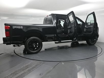 New 2026 Ford F250 Lariat w/ Black Appearance Package