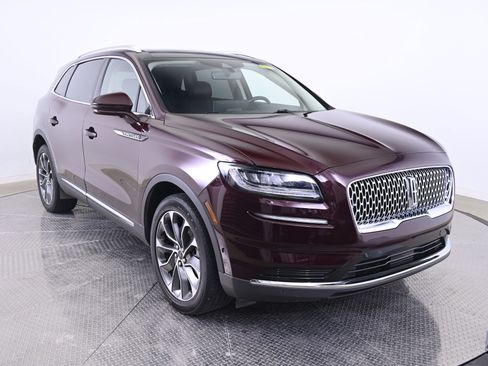 Used 2022 Lincoln Nautilus Reserve w/ Equipment Group 201A image 9