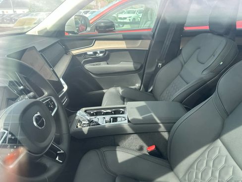 Used 2025 Volvo XC90 B6 Plus AWD/4WD image 2