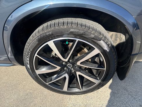 Used 2022 Volvo XC90 T6 Momentum w/ Advanced Package image 9