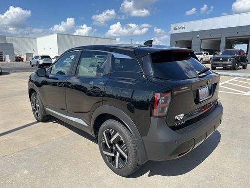 New 2025 Nissan Kicks SV image 7