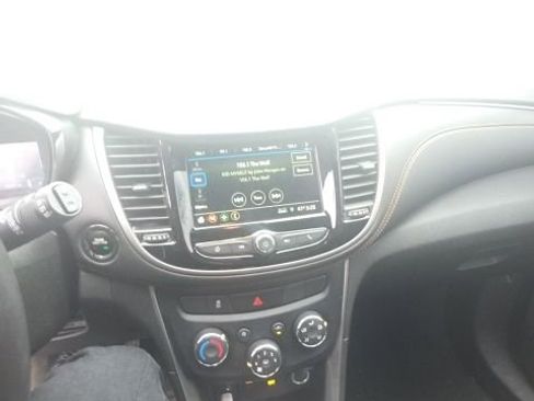 Used 2019 Chevrolet Trax LT w/ Driver Confidence Package image 4