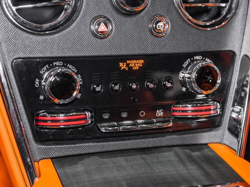 Used 2020 Rolls-Royce Cullinan image 42