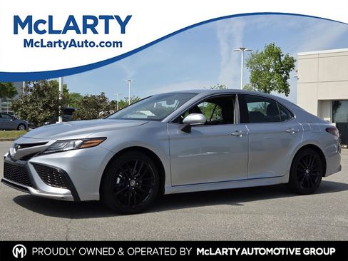 Used 2024 Toyota Camry XSE FWD image 1