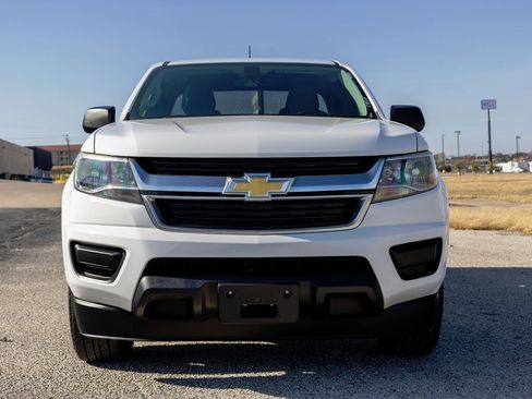 Used 2018 Chevrolet Colorado W/T image 2