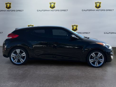 Used 2017 Hyundai Veloster Value Edition image 6