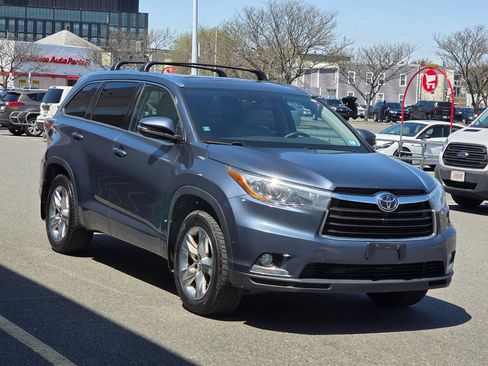 Used 2015 Toyota Highlander Limited Platinum AWD/4WD image 4