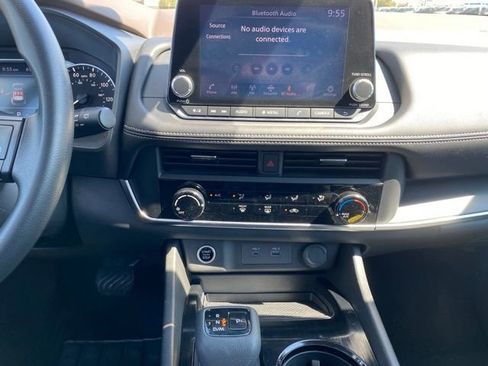 Used 2023 Nissan Rogue S image 14