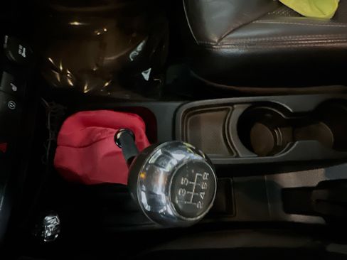 Used 2016 Jeep Wrangler Unlimited Sahara image 23