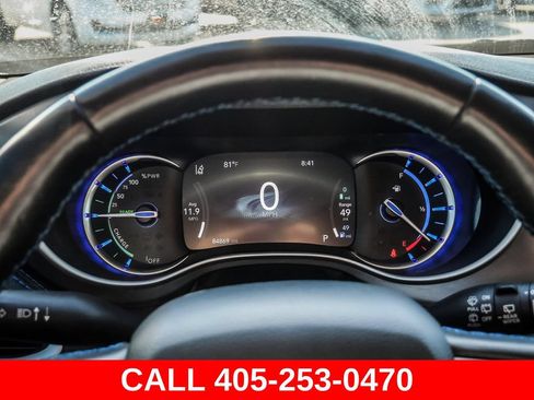 Used 2021 Chrysler Pacifica Touring-L FWD image 43