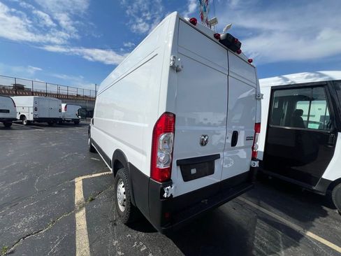 Used 2023 RAM ProMaster 2500 FWD image 3