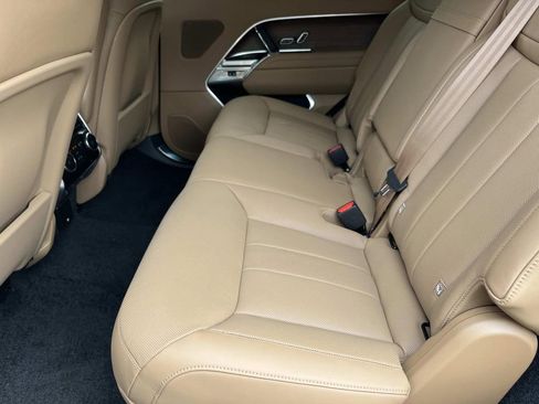 New 2026 Land Rover Range Rover Long Wheelbase SE AWD/4WD image 10