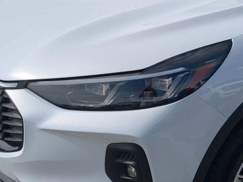 New 2026 Ford Escape PHEV w/ PHEV Premium Package image 39